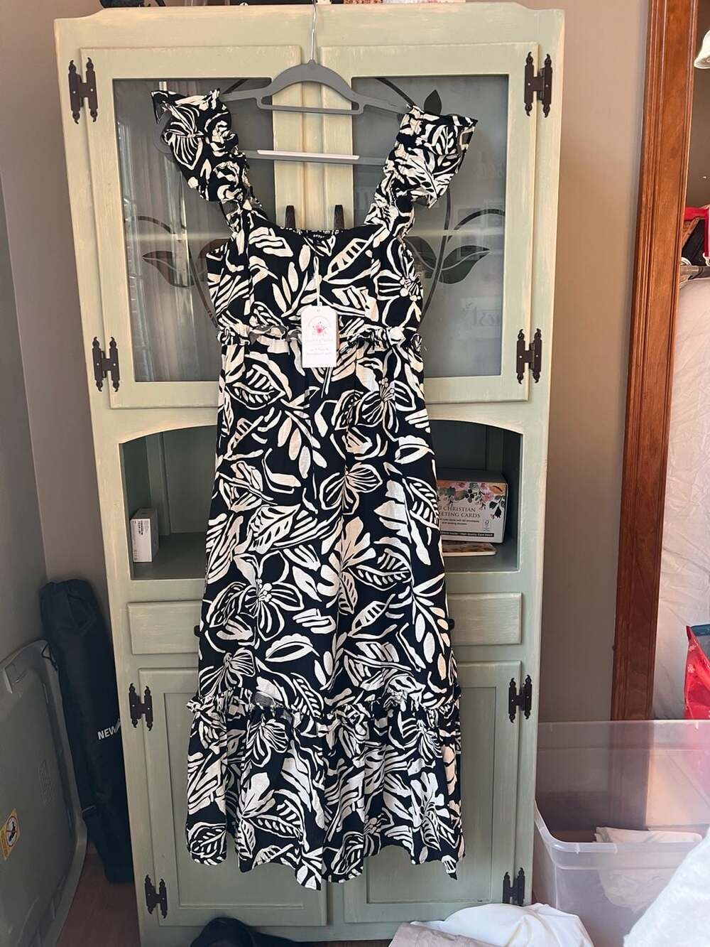 Blu Pepper Black and White Tropical Floral Ruffle Midi Dress Small NWT - Picture 2 of 7